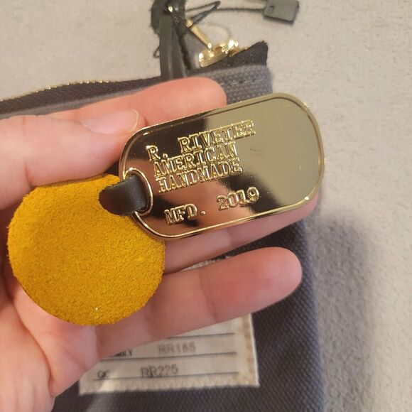 R. RIVETER (YKK) Zippered GRAY Canvas Pouch Ft. Bragg, USA 2019 - Picture 2 of 5